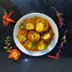 A picture of Nargisi koftay.