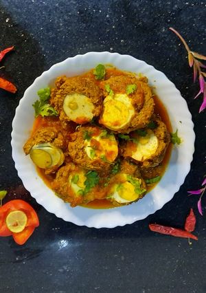 A picture of Nargisi koftay.