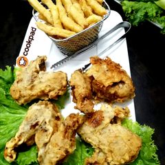 A picture of Hot and crispy wings.