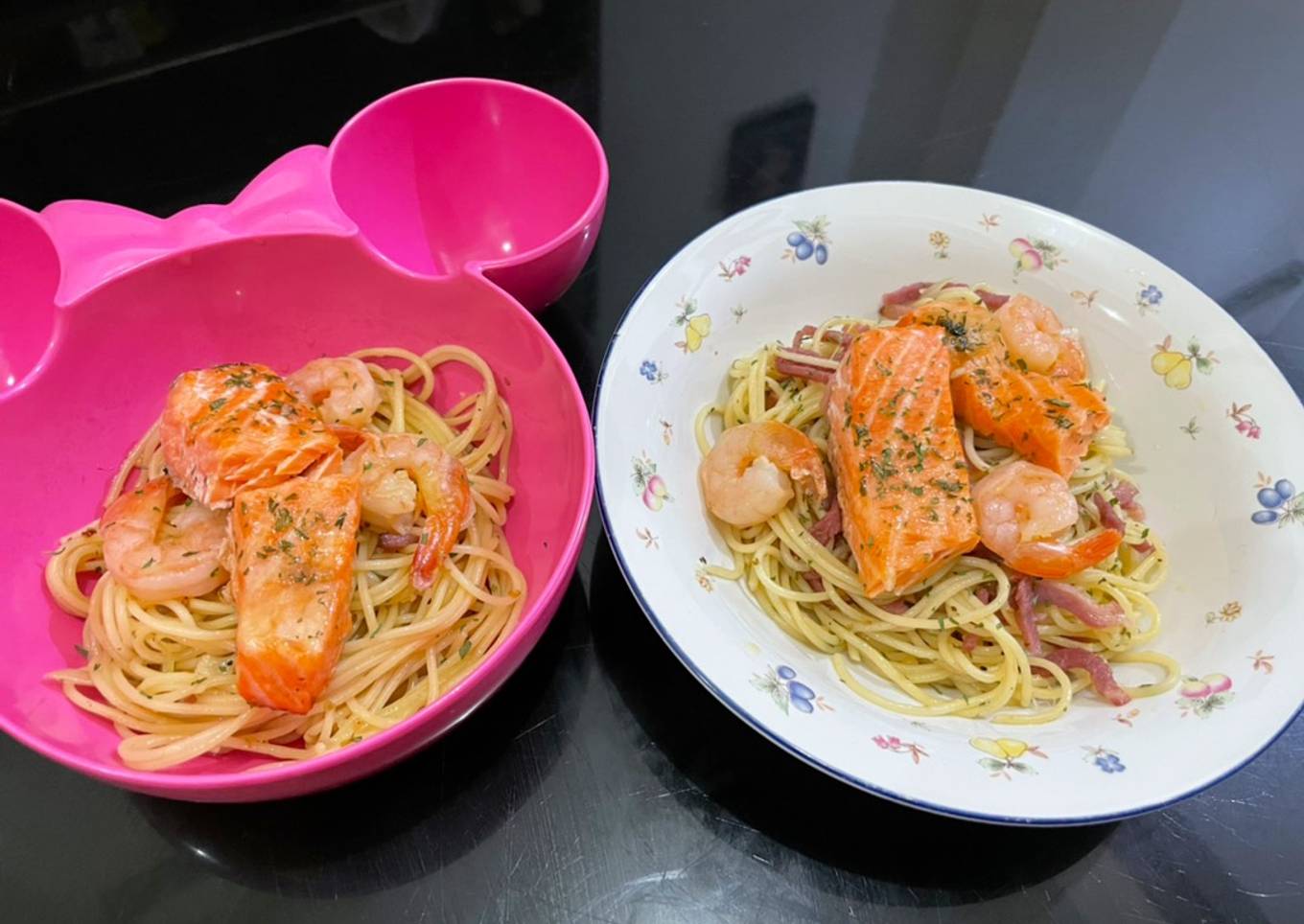 Spaghetti Aglio Olio with Baked Salmon