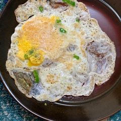A picture of Half fry egg.
