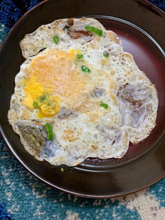 A picture of Half fry egg.