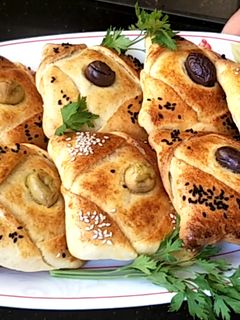 صورة لوصفة فطائر بالجبن بعجينة سهلة و طريقة مميزة