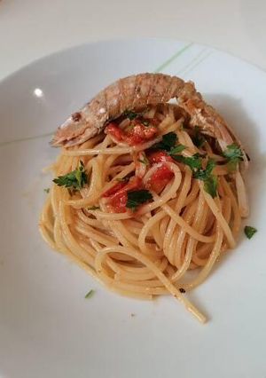 Foto di Spaghetti cicale di mare e pomodorini del piennolo (pomodorini del Vesuvio)