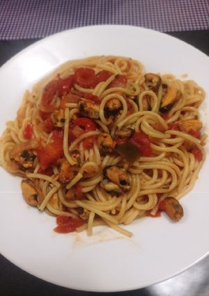 Una foto de Tallarines con mejillones
