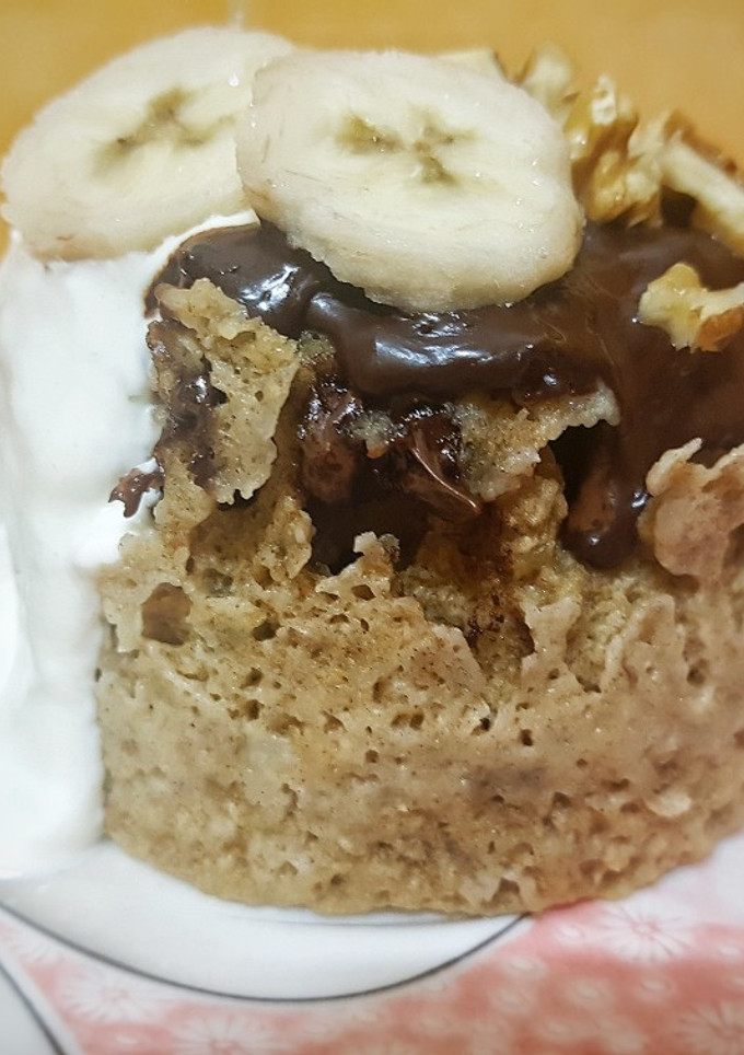 Una foto de Mug cake banana bread con chocolate