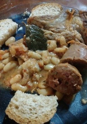 Una foto de Guiso de porotos de manteca picante