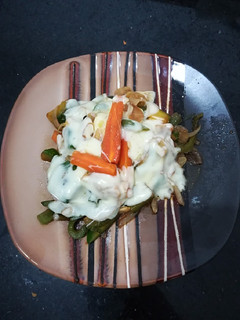 Una foto de Verduras salteadas gratinadas con mozzarella light