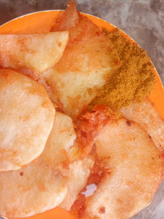 A picture of Flour coated fried yam.