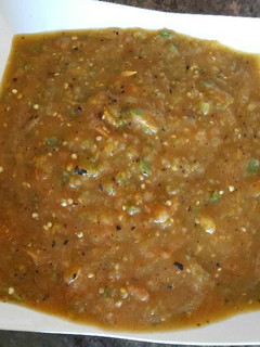 Una foto de Salsa de jitomates semimaduros, asados
