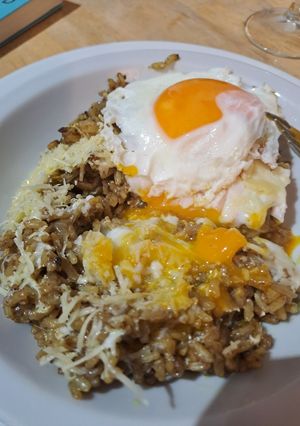 Una foto de Arroz con huevo para valientes (una buena receta para el frío, estando dispuestos a dejar el hígado)
