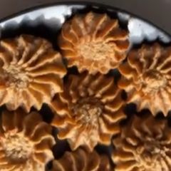 A picture of Healthy Vegan Butter Peacan Cookies.
