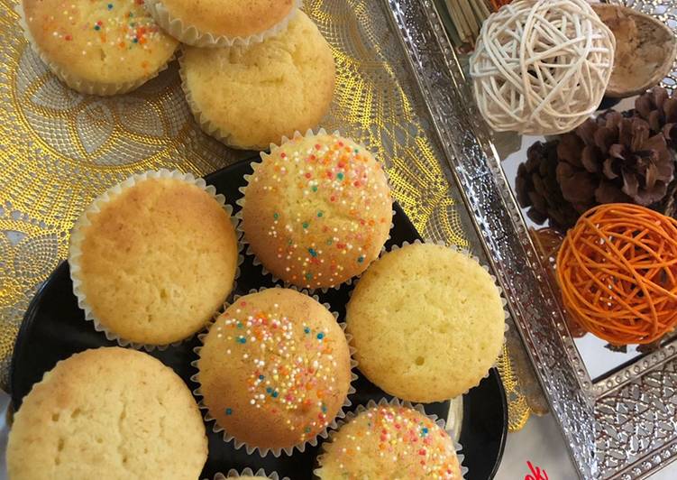 Steps to Prepare Homemade Cup Cakes