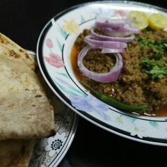 Dum ka qeema (waheed ke kabab) A picture of Dum ka qeema (waheed ke kabab).