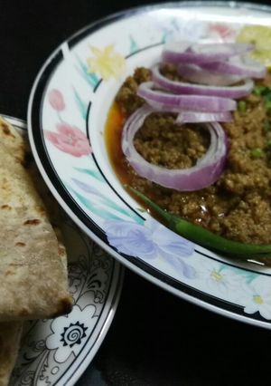 A picture of Dum ka qeema (waheed ke kabab).