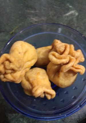 A picture of Aloo matar Potli.