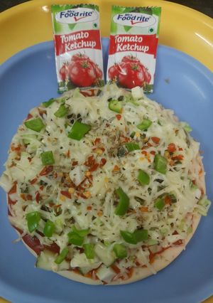 ઇટાલિયન પીઝા(Italian pizza recipe in gujarati) રેસીપી મુખ્ય ફોટો