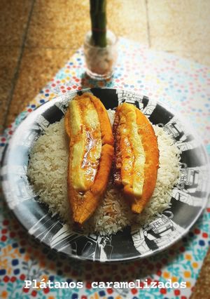Una foto de Plátanos caramelizados con queso