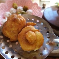A picture of Mandazi.