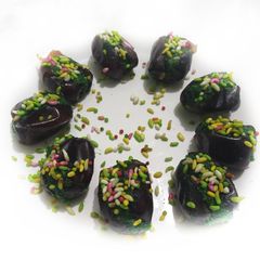 A picture of Stuffed Dates.
