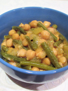 Una foto de Guiso de garbanzos con judías y cúrcuma para los diabéticos