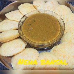 A picture of Rava carrot idli.