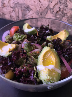 Una foto de Ensalada con salsa de yogur 🥗