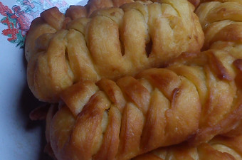 Cara Gampang Membuat Donat ubi kepang isi pisang yang Lezat