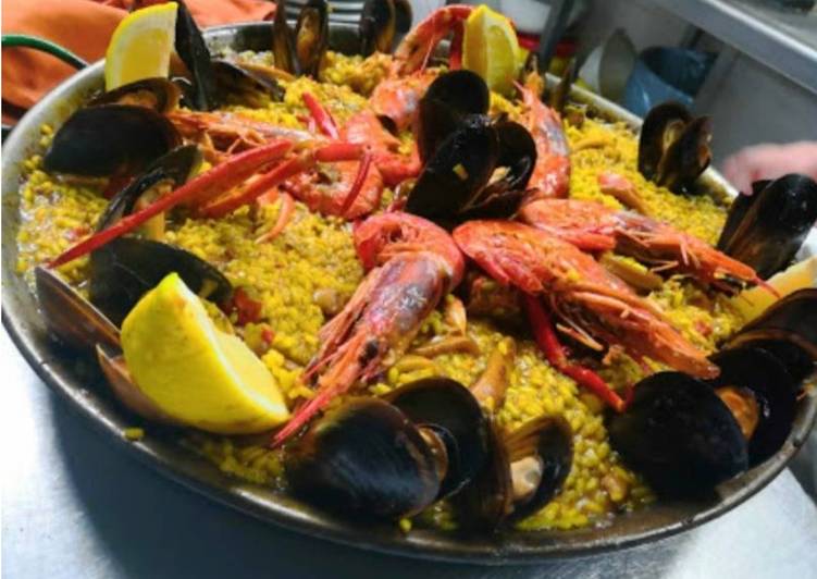 Paella mixta