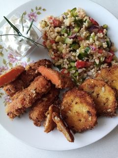 Rántott sárgarépa és zeller zöldséges bulgurral recept fotója