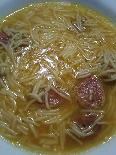 Una foto de Sopa de fideos con fuet