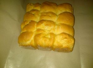 Foto resep Roti sobek isi coklat,keju susu dan selai nanas 