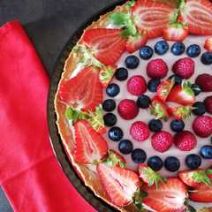 Foto di Crostata di frutta con base di mousse