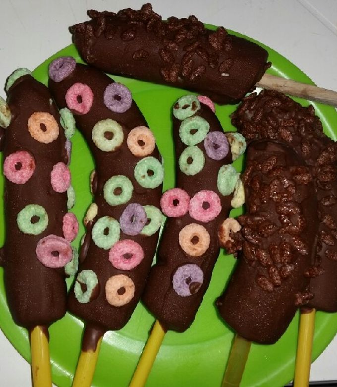 Una foto de Chocobabanas de froot loops y chococrispis