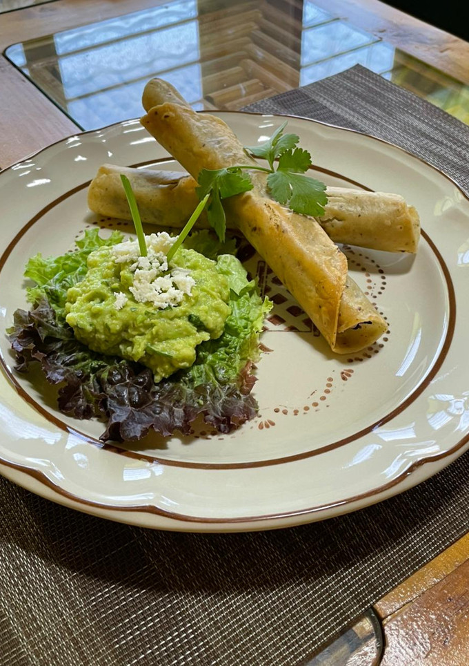 Una foto de Tacos dorados de jamaica