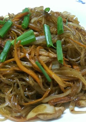 Hình của món Miến trộn hàn quốc.
