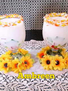 A picture of Banana Shake with Banana,Strawberry jelly 😋.