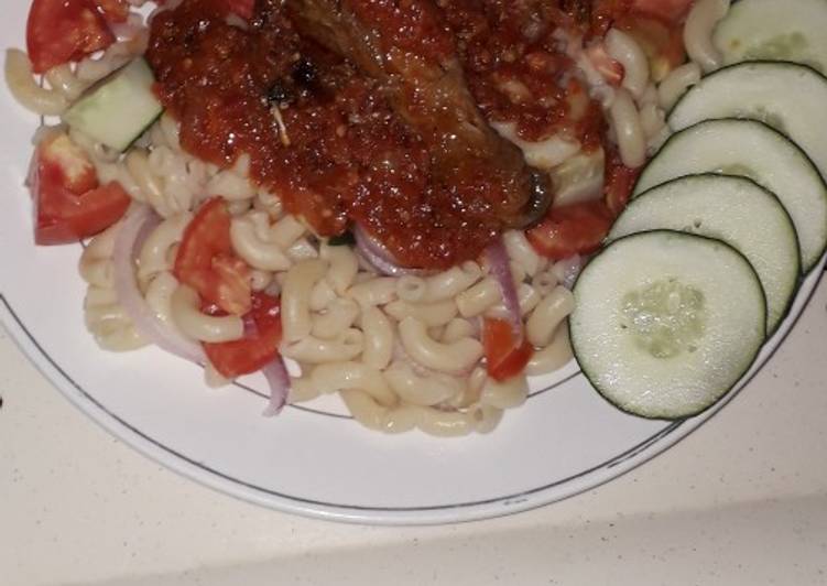 Veg macrony with chicken stew