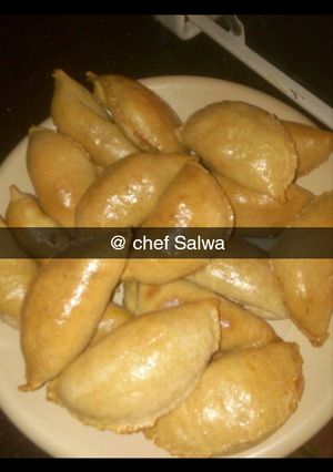 A picture of Baked Meat pies.