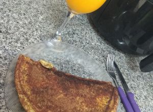 Una foto de Omelette de banana y avena 🍌🥚
