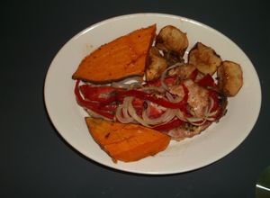 Una foto de Chuletitas de cerdo encebolladas al horno