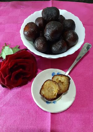 A picture of Kala Jamun.