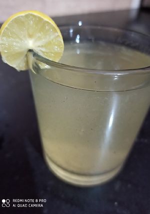 A picture of Lemon water.