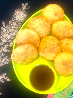 खस्ता कचोरी (kachori recipe in marathi) रेसिपी चे मुख्य फोटो