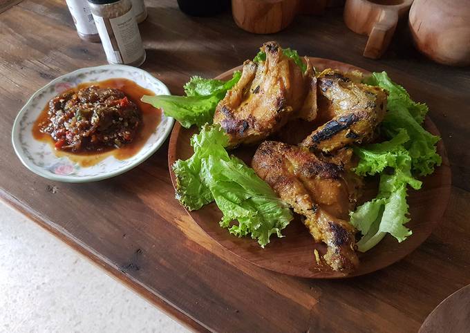 Ayam Pecal & Sambal Pedas Gula Jawa