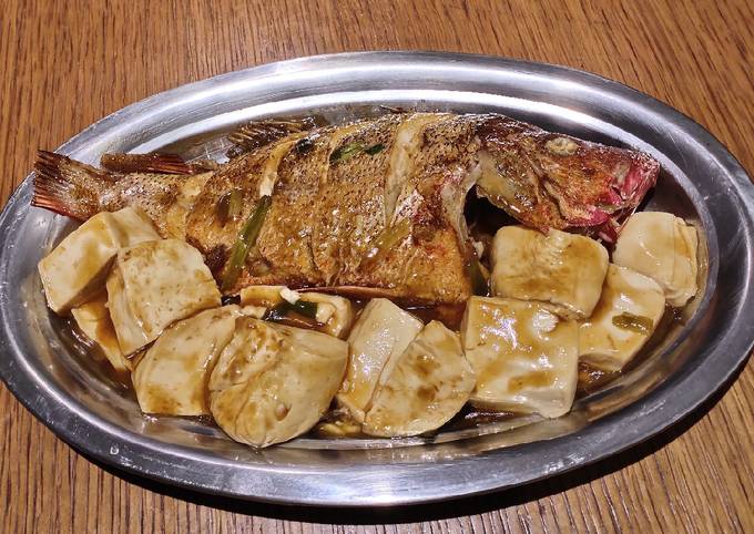Fried Red Snapper in Black Vinegar with Tofu Recipe