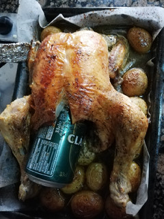 Una foto de Pollo a la cerveza enculao