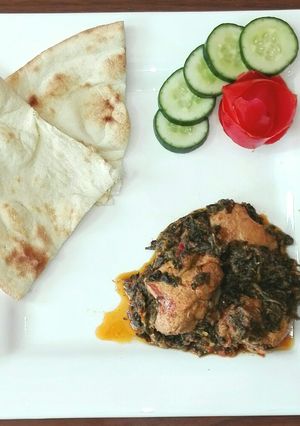A picture of Kulfay ka Saag aur Chicken.