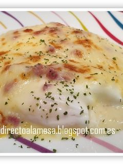 Una foto de Huevos gratinados con patata y queso