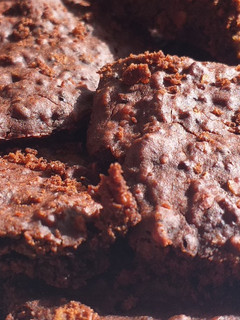 Una foto de Brownies veganos de porotos negros